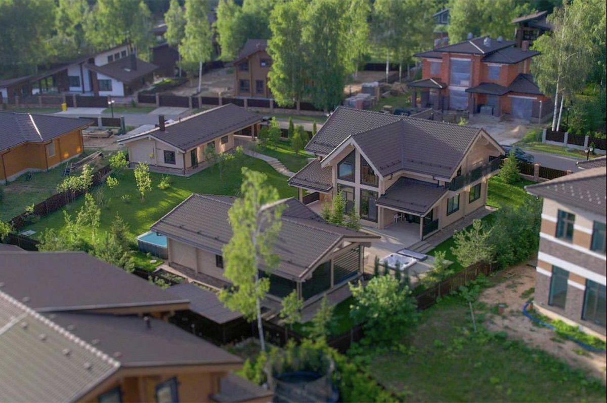 Загородный комплекс — дом, баня и гараж